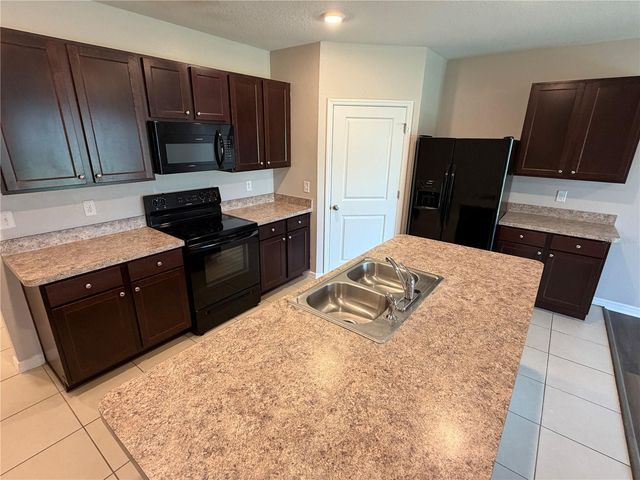 2822 NE 44TH ROAD, Ocala, FL 34470