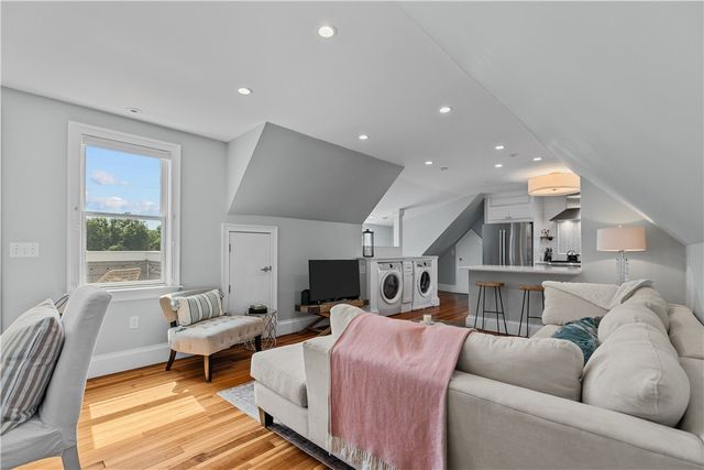 567 Bristol Ferry Road 3, Portsmouth, RI 02871