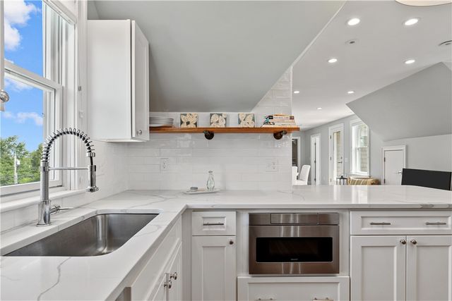 567 Bristol Ferry Road 3, Portsmouth, RI 02871