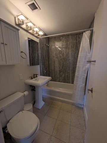 16 Balmoral Street 415, Andover, MA 01810