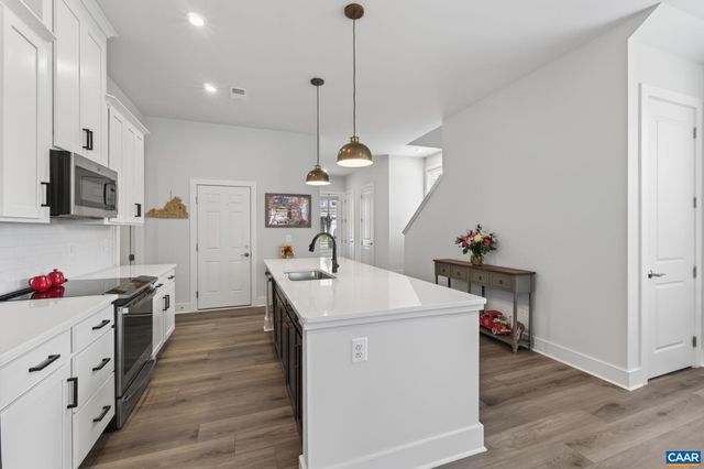 1630 KOCH CT, Charlottesville, VA 22911