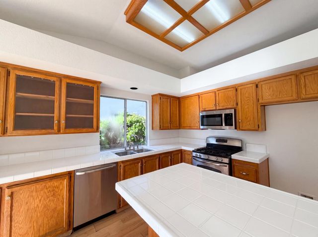 8027 Montevina Dr, Sacramento, CA 95829