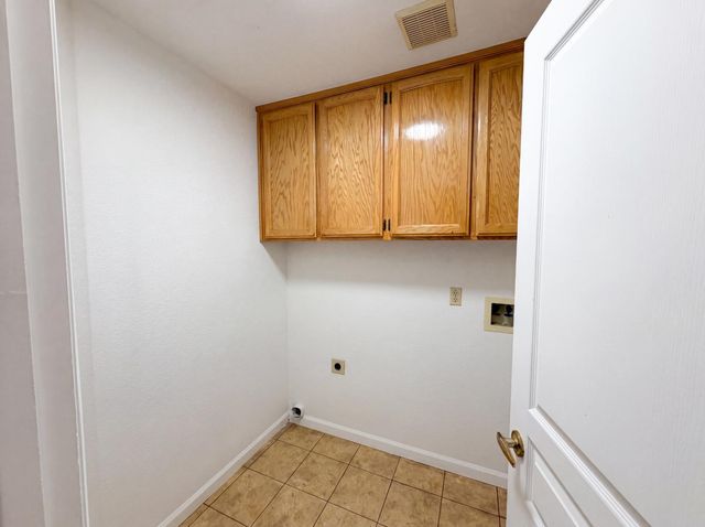 8027 Montevina Dr, Sacramento, CA 95829