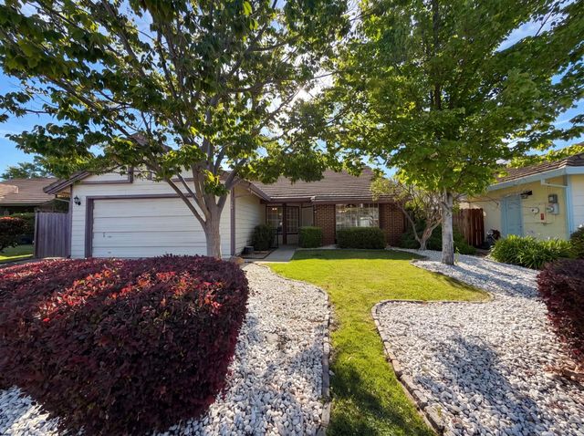 8027 Montevina Dr, Sacramento, CA 95829