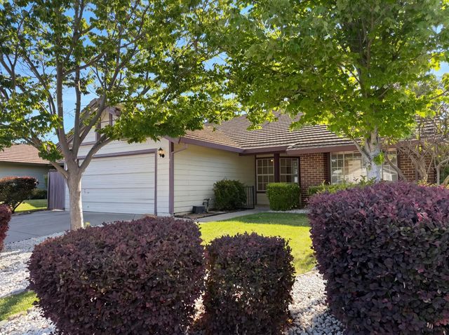 8027 Montevina Dr, Sacramento, CA 95829