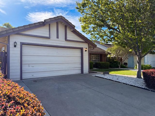 8027 Montevina Dr, Sacramento, CA 95829
