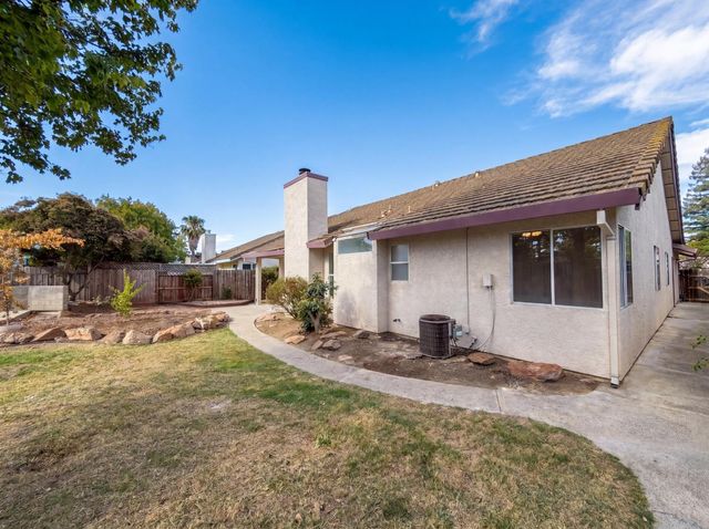 8027 Montevina Dr, Sacramento, CA 95829
