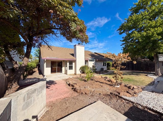 8027 Montevina Dr, Sacramento, CA 95829