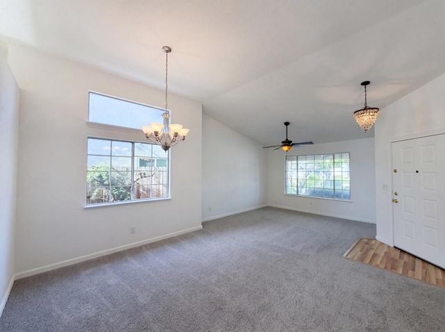 8027 Montevina Dr, Sacramento, CA 95829