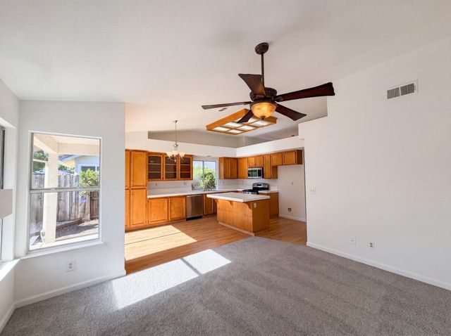 8027 Montevina Dr, Sacramento, CA 95829