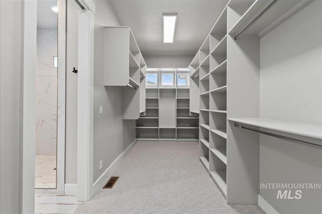 9622 W Sparks Lake Ct, Boise, ID 83714