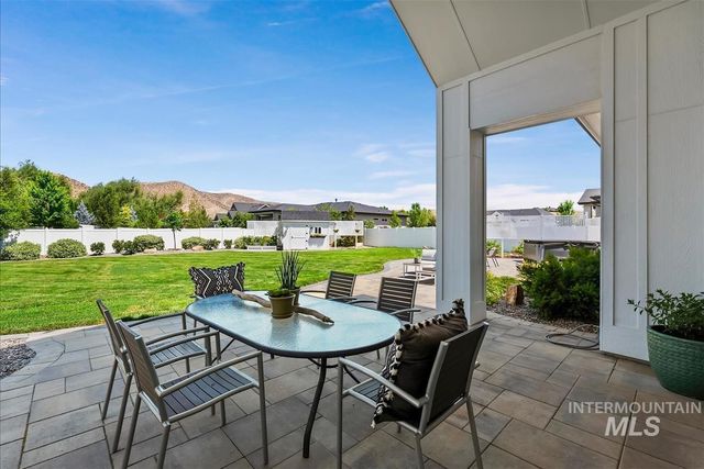 9622 W Sparks Lake Ct, Boise, ID 83714