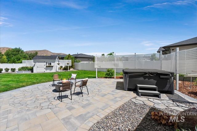9622 W Sparks Lake Ct, Boise, ID 83714