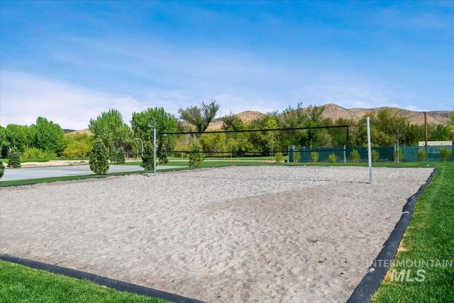 9622 W Sparks Lake Ct, Boise, ID 83714
