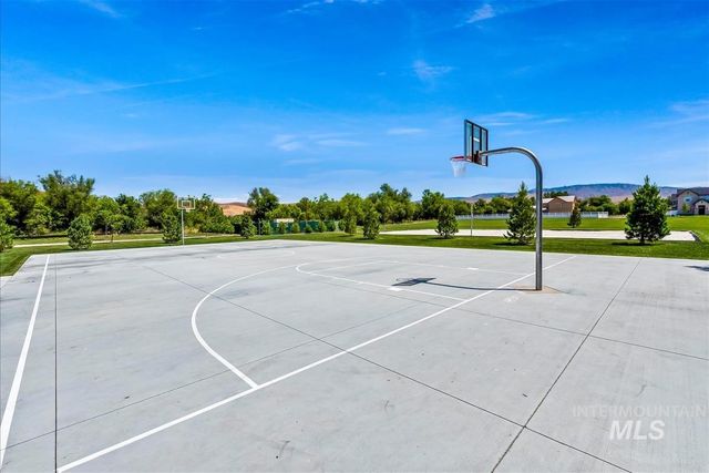 9622 W Sparks Lake Ct, Boise, ID 83714
