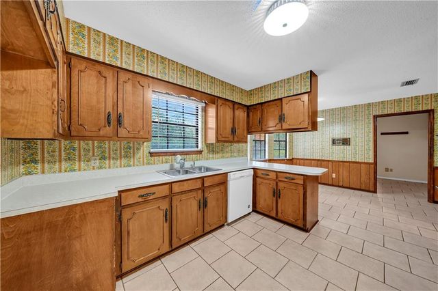 7921 Candlewood Drive, Mobile, AL 36695