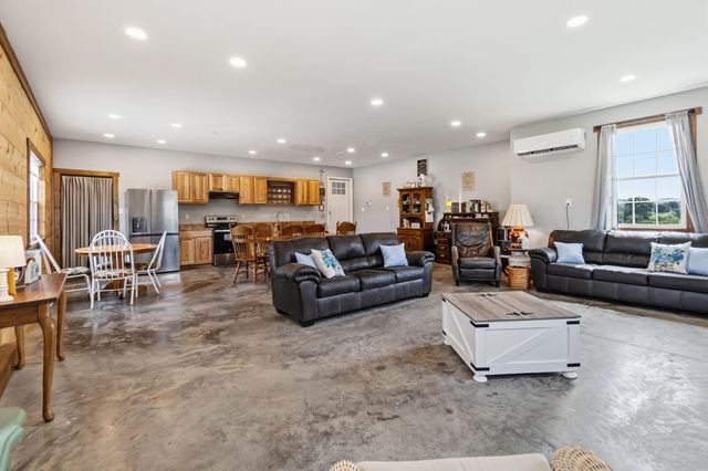 520 Pioneer Lane, Brodhead, KY 40409