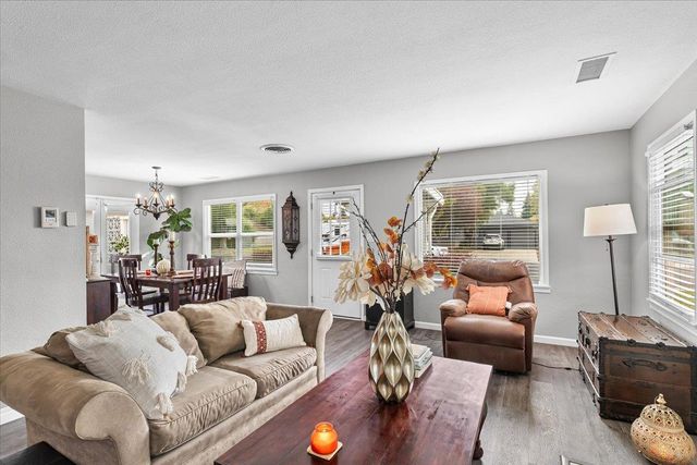 1109 Ulrich Ave, Modesto, CA 95350