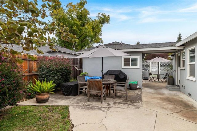 1109 Ulrich Ave, Modesto, CA 95350