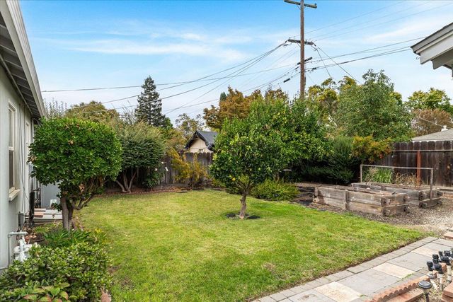 1109 Ulrich Ave, Modesto, CA 95350