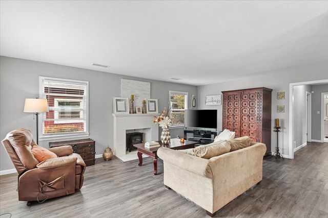 1109 Ulrich Ave, Modesto, CA 95350