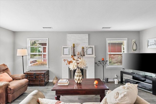 1109 Ulrich Ave, Modesto, CA 95350