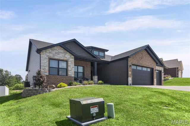165 Stonebridge Bluff Drive, Maryville, IL 62062