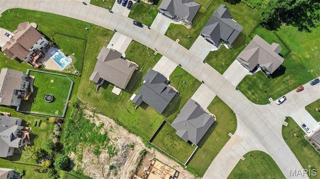 165 Stonebridge Bluff Drive, Maryville, IL 62062