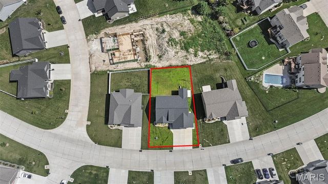 165 Stonebridge Bluff Drive, Maryville, IL 62062