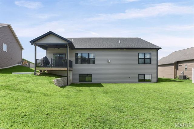165 Stonebridge Bluff Drive, Maryville, IL 62062