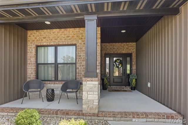 165 Stonebridge Bluff Drive, Maryville, IL 62062