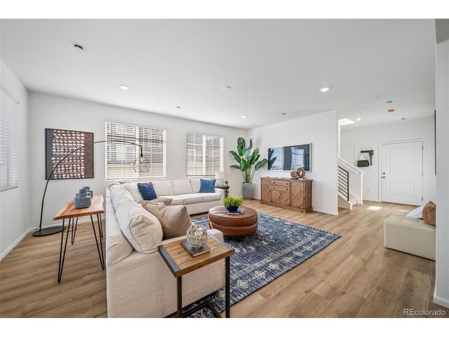 22305 E 39th Ave, Aurora, CO 80019