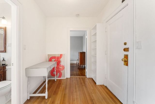 20 Concord Ave 6, Cambridge, MA 02138