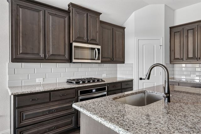 1739 Riviera Drive, Waxahachie, TX 75165