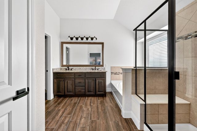 1739 Riviera Drive, Waxahachie, TX 75165