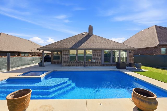1739 Riviera Drive, Waxahachie, TX 75165