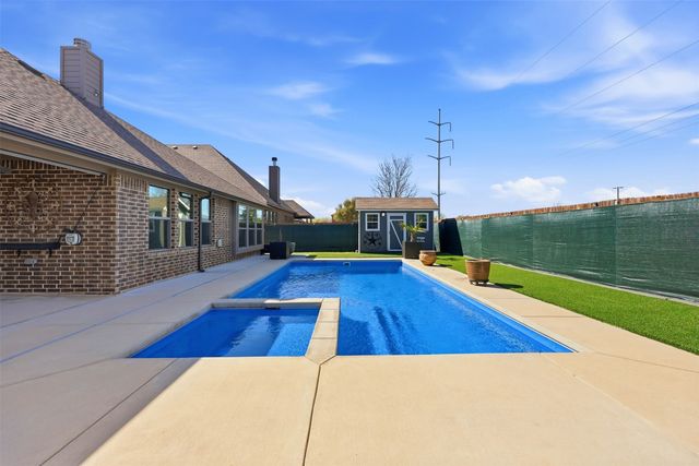 1739 Riviera Drive, Waxahachie, TX 75165