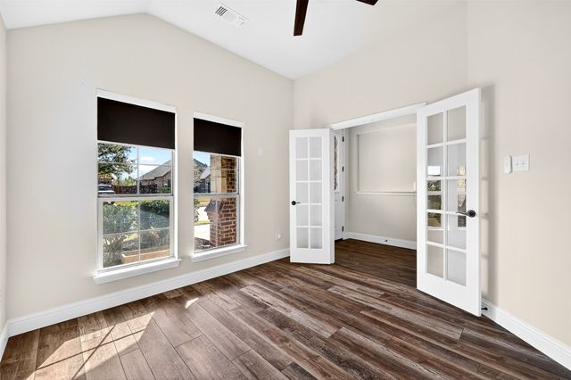 1739 Riviera Drive, Waxahachie, TX 75165