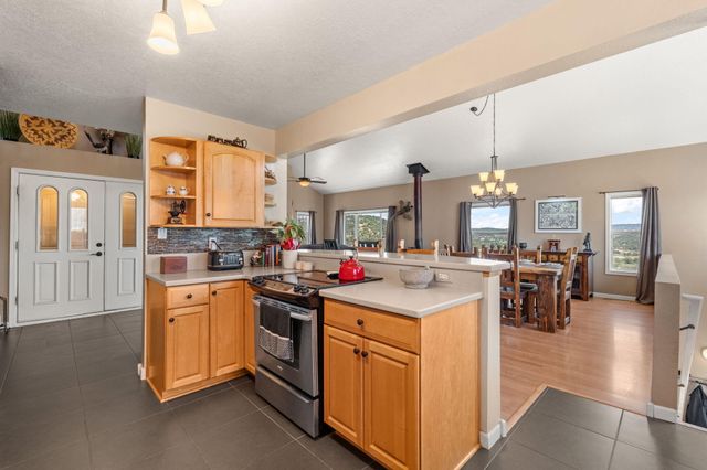 75 MATTERHORN Drive, Cedar Crest, NM 87008