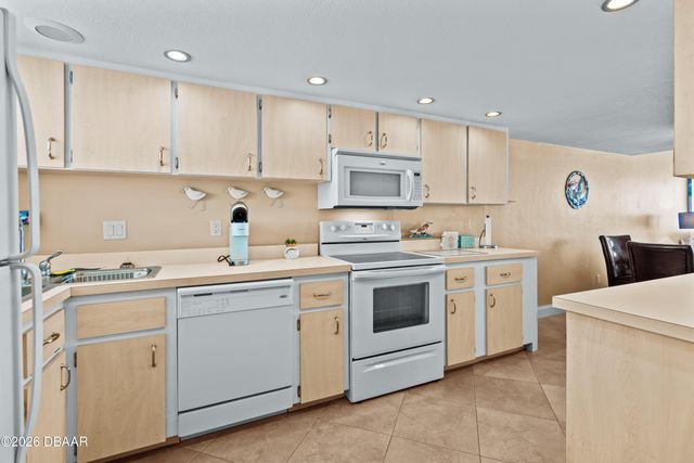 1051 Ocean Shore Blvd Apt 305, Ormond Beach, FL 32176