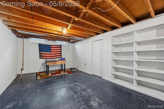 18210 Winwood Avenue, Brownstown, MI 48193