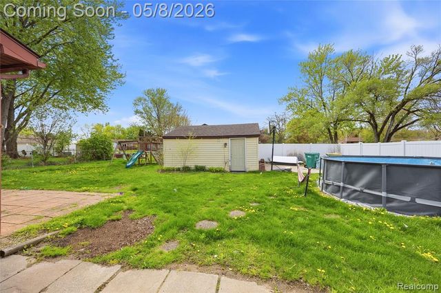 18210 Winwood Avenue, Brownstown, MI 48193