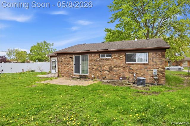 18210 Winwood Avenue, Brownstown, MI 48193