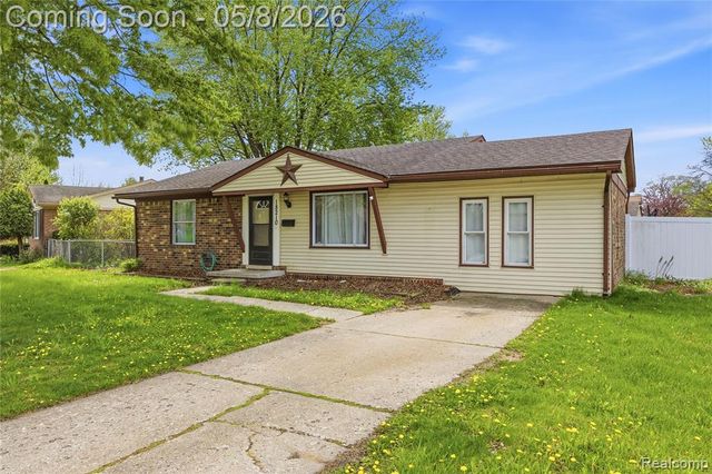 18210 Winwood Avenue, Brownstown, MI 48193