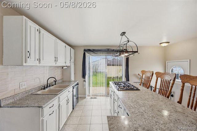 18210 Winwood Avenue, Brownstown, MI 48193