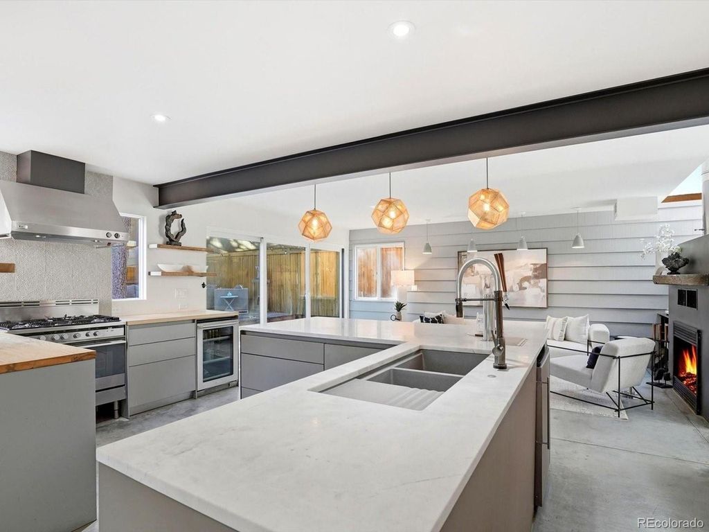 390 Ash St, Denver, CO 80220