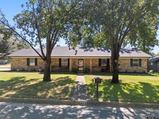 821 Pam Dr, Tyler, TX 75703