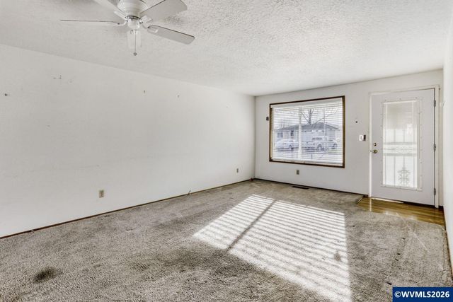 1629 Newport Wy, Woodburn, OR 97071