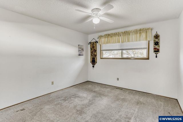 1629 Newport Wy, Woodburn, OR 97071