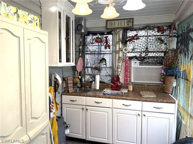 1658 Diamond Lake CIR, Naples, FL 34114